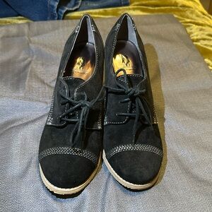 Hush Puppies leather high heels shoes